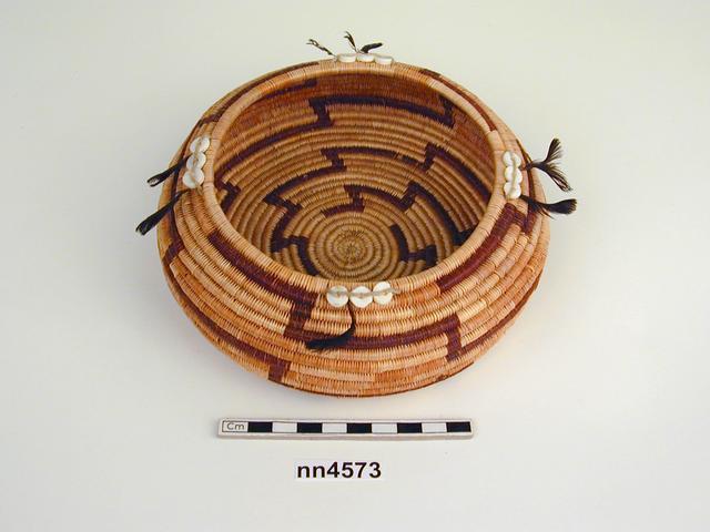 Image of basket (containers)