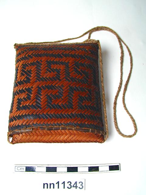 Image of pouch (bag (land transport: human powered))