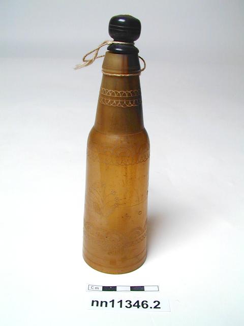 wine bottle (bottle (narcotics & intoxicants: drinking)); stopper (containers)