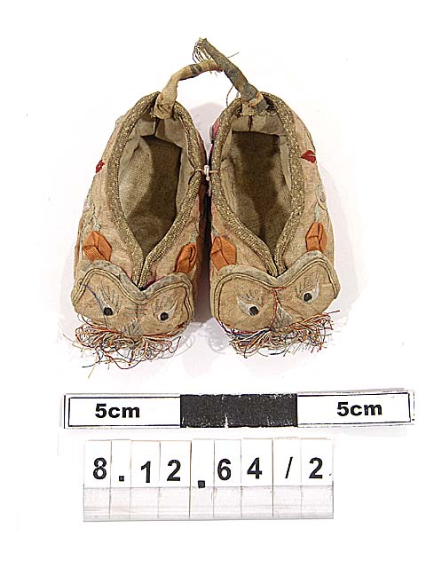 image of shoe (clothing: footwear); textile