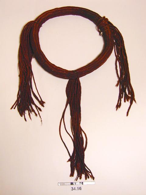 neck ring (neck ornament (personal adornment))