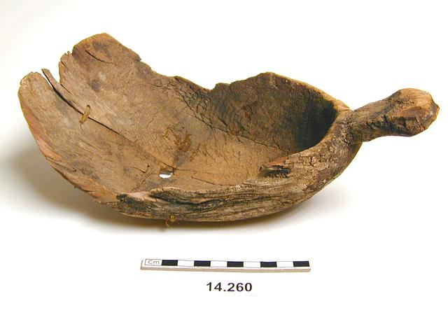 Image of bailer; ladle (food processing & storage); grave good