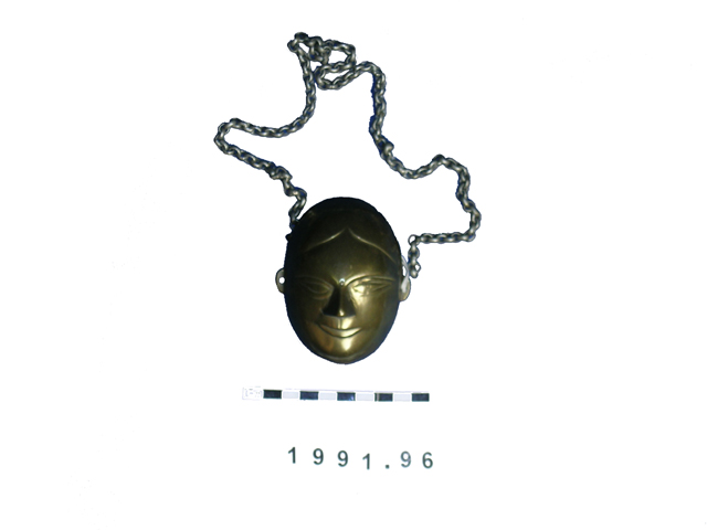 necklace (neck ornament (personal adornment)); trophy