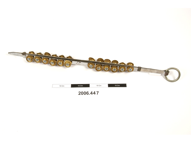 Image of 111.12 Concussion plaques or plaque clappers