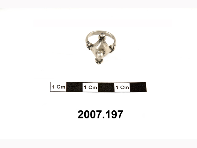 Image of finger ring