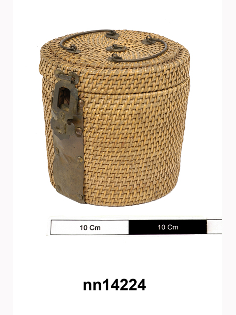 Image of container (containers); lidded basket