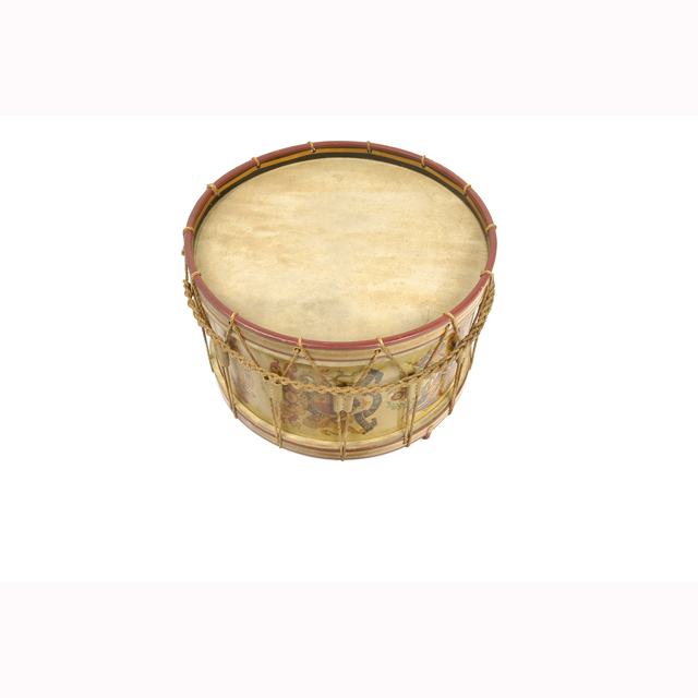 Image of 211.212.11 Individual double-skin cylindrical drums, one skin used for playing