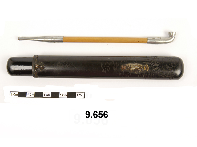 Image of pipe (narcotics & intoxicants: smoking); pipe case
