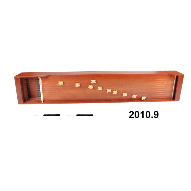 Image of 314.122 True board zithers with resonator box (box zither)
