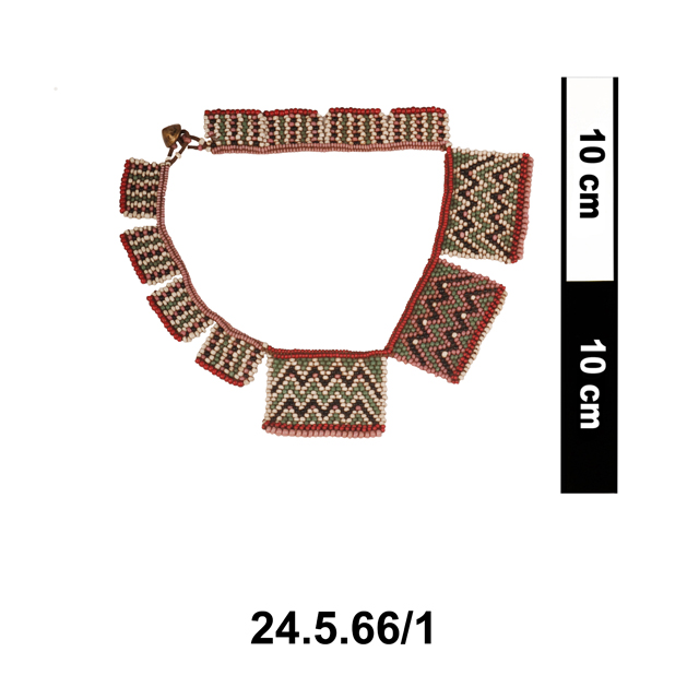 Image of necklace (neck ornament (personal adornment))