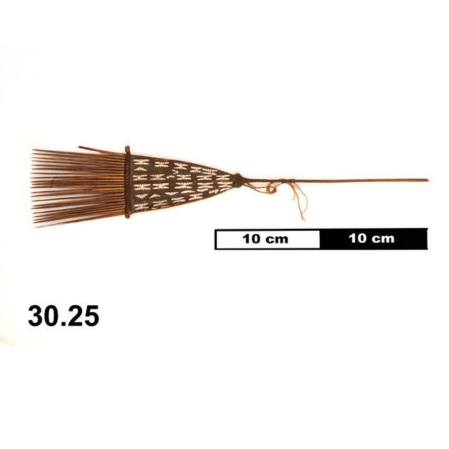 image of comb (hair ornaments); comb (general & multipurpose)