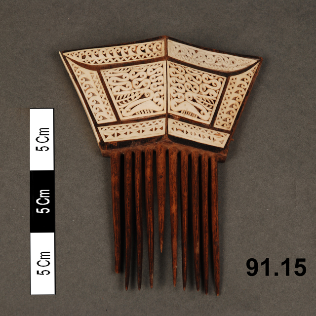 image of comb (hair ornament)