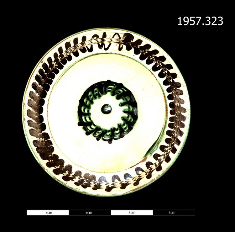 Top view of whole of Horniman Museum object no 1957.323