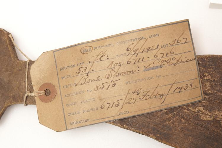 Frontal view of label of Horniman Museum object no nn451