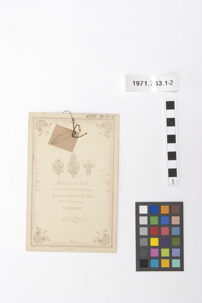 Frontal view of label of Horniman Museum object no 1971.763