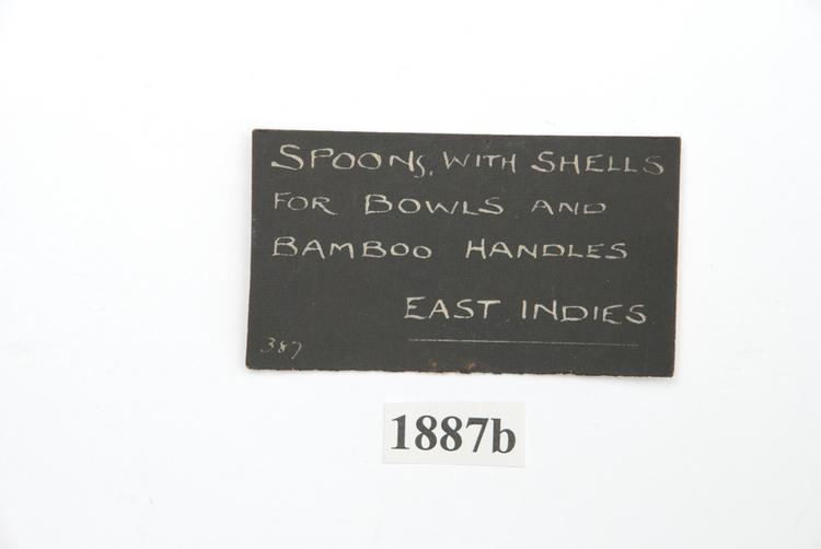 General view of whole of Horniman Museum object no 1887b