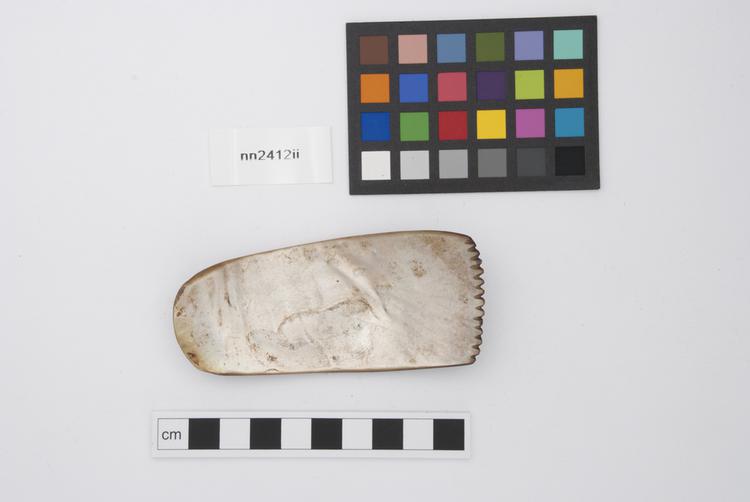 Frontal view of whole of Horniman Museum object no nn2412ii