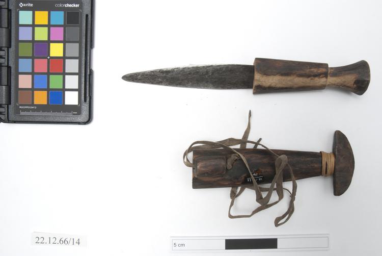 Image of knife (general & multipurpose); knife sheath (sheath (general & multipurpose))