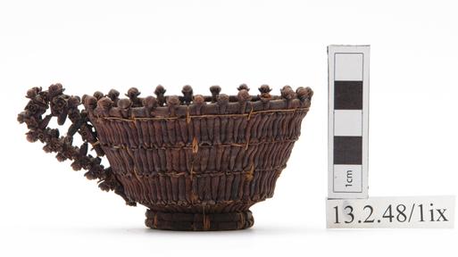 13.2.48/1ix - teacup (cup (food service))