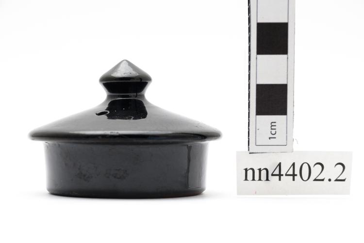 Image of teapot lid