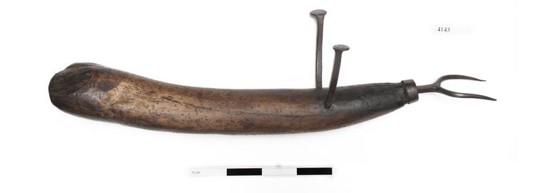 Side view of whole of Horniman Museum object no 4143