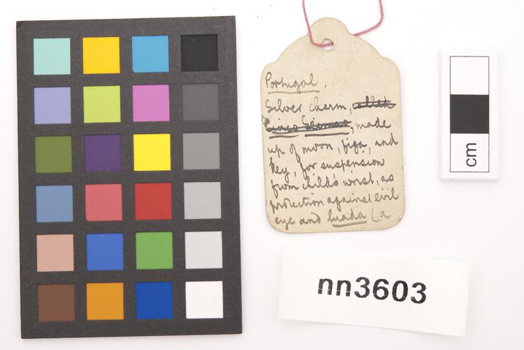 Frontal view of label of Horniman Museum object no nn3603