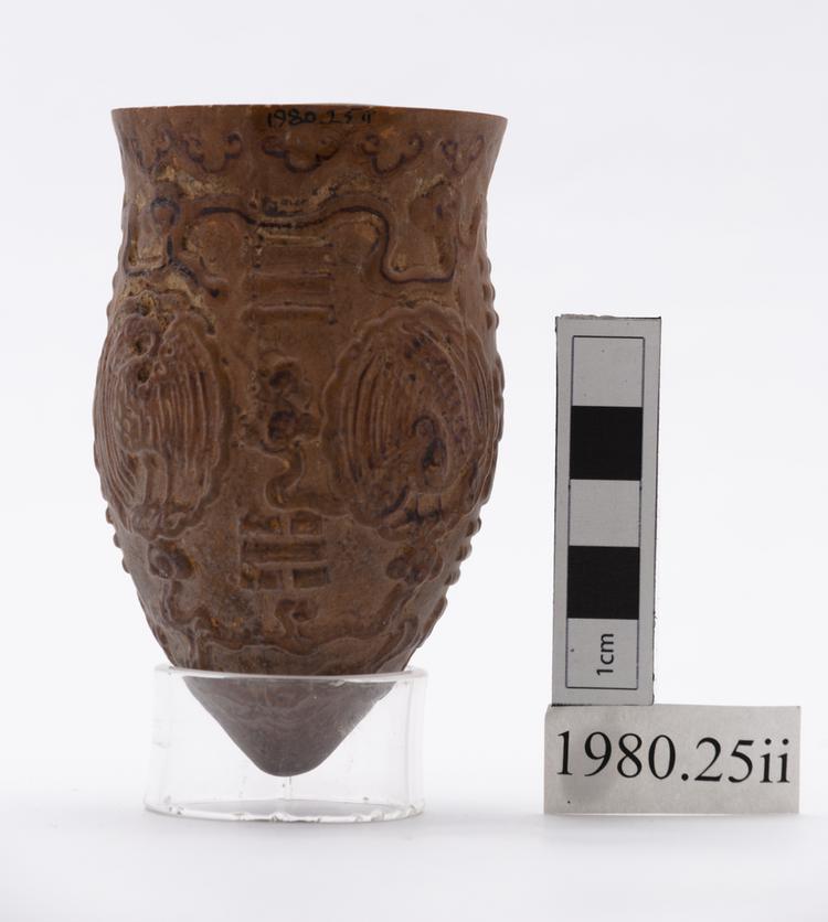 Frontal view of whole of Horniman Museum object no 1980.25ii