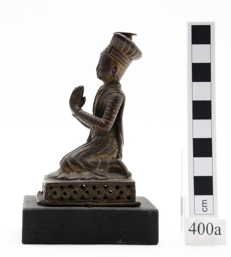 Left side of whole of Horniman Museum object no 400a