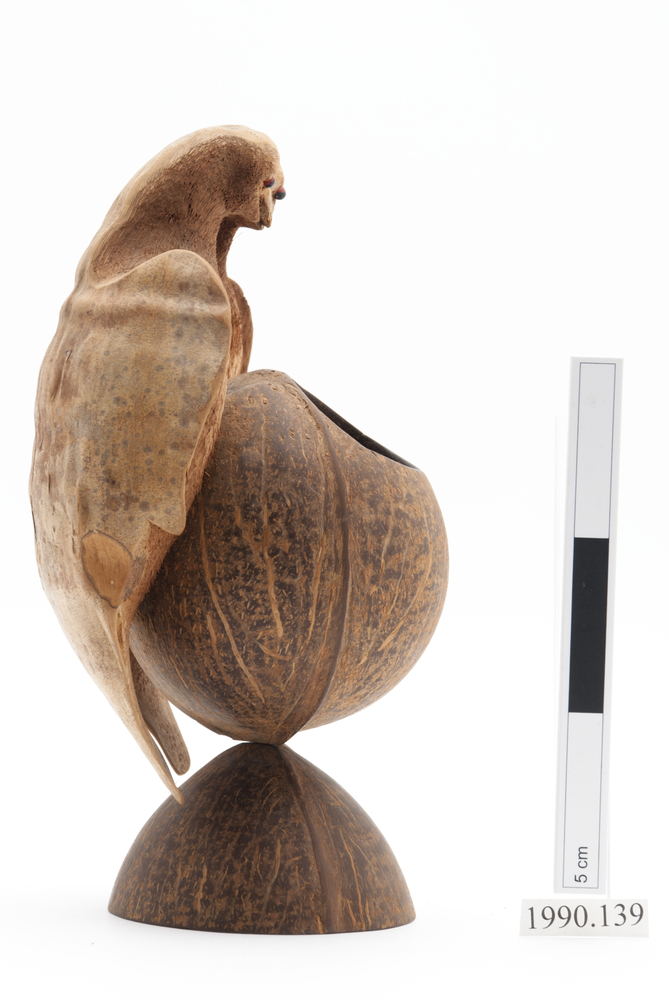 Right side view of whole of Horniman Museum object no 1990.139