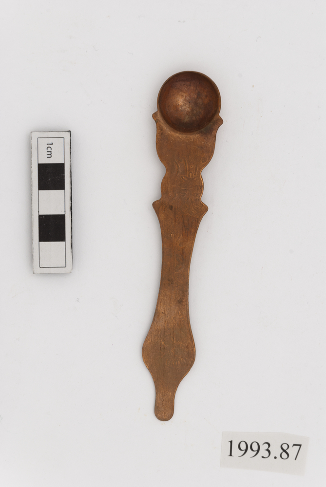 spoon (ritual & belief: ritual apparatus)