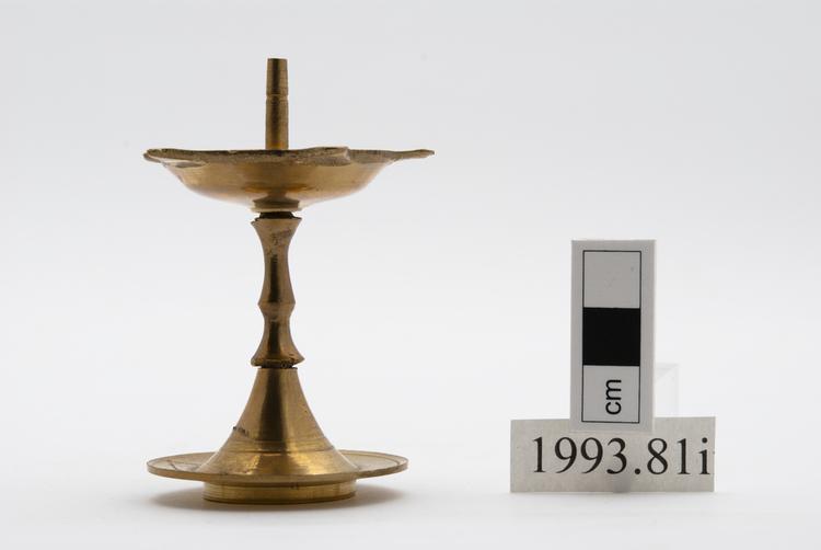 Image of lamp (ritual & belief: religious buildings & furnishings)