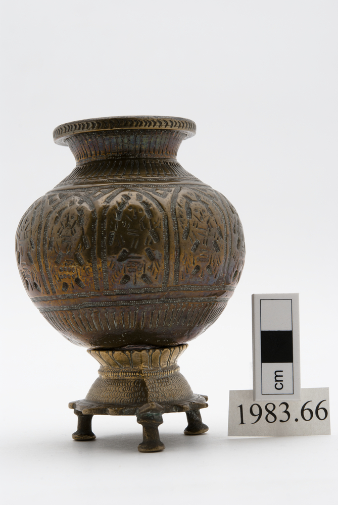 General view of whole of Horniman Museum object no 1983.66