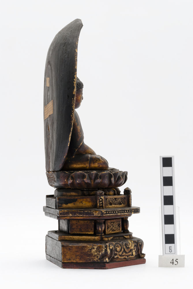 Side view of whole of Horniman Museum object no 45