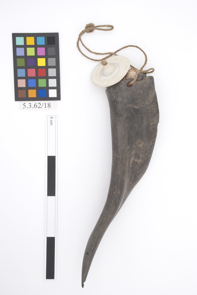 Frontal view of whole of Horniman Museum object no 5.3.62/18