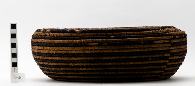 Image of basket (containers); bowl (containers)
