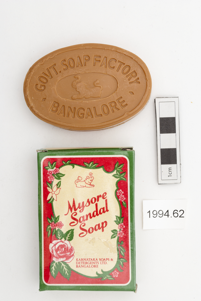 Image of soap; box (toilet set containers); wrapper (container)