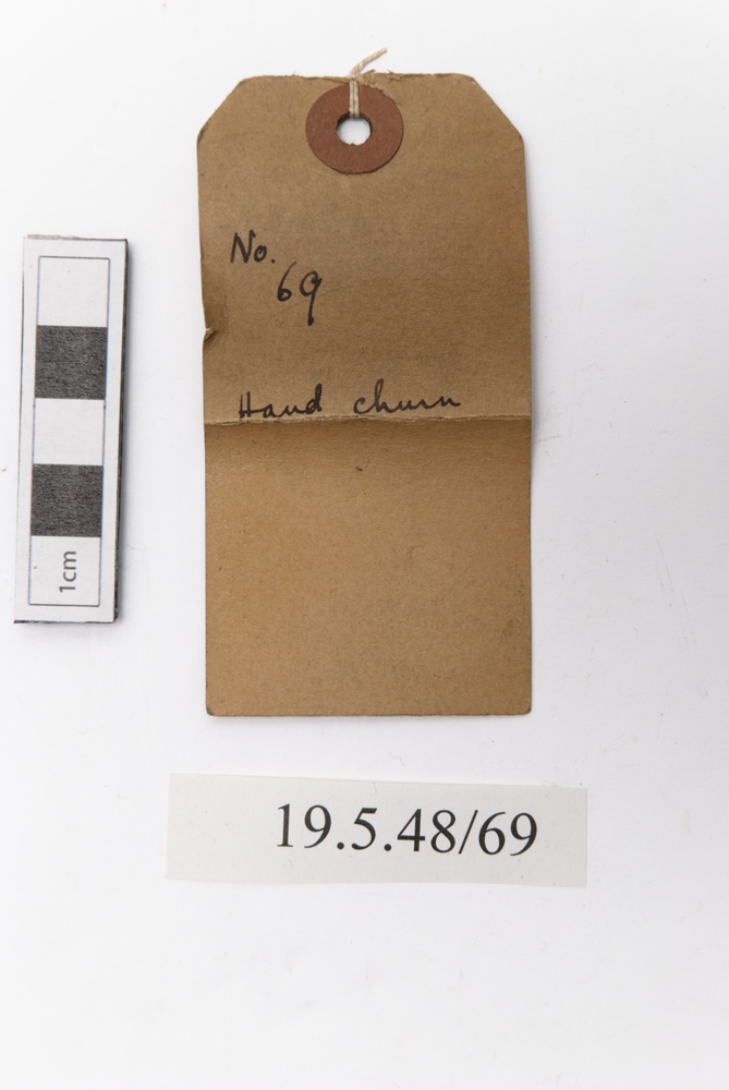 General view of label of Horniman Museum object no 19.5.48/69