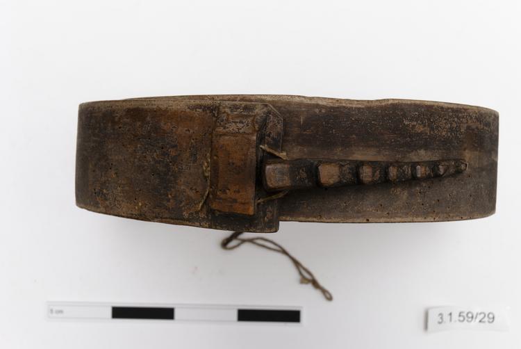 Frontal View of whole of Horniman Museum object no 3.1.59/29