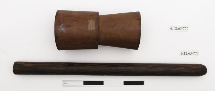 General view of whole of Horniman Museum object no 6.12.65/776