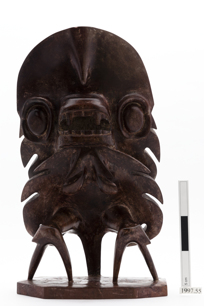 Frontal view of whole of Horniman Museum object no 1997.55