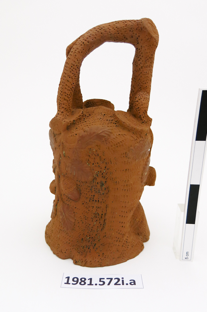 Rear view of whole of Horniman Museum object no 1981.572i.a