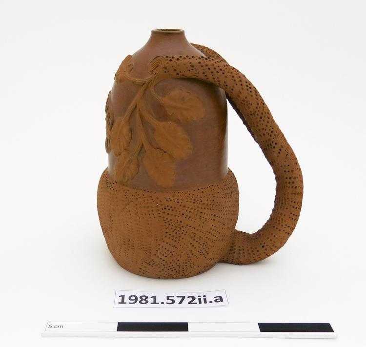 Left side of whole of Horniman Museum object no 1981.572ii.a