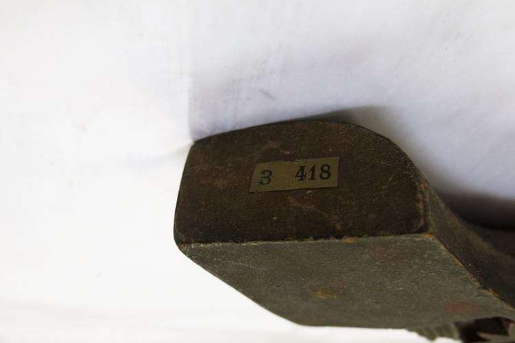 General view of the number at the end of Horniman Museum object no 3.418.2