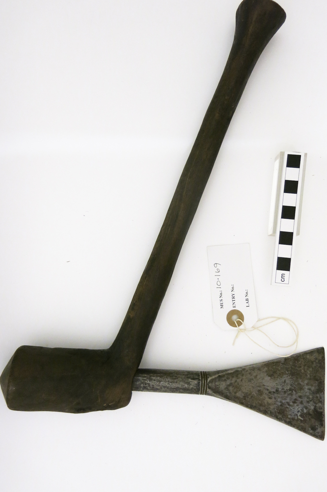 Image of axe (general & multipurpose); axe (weapons: edged)