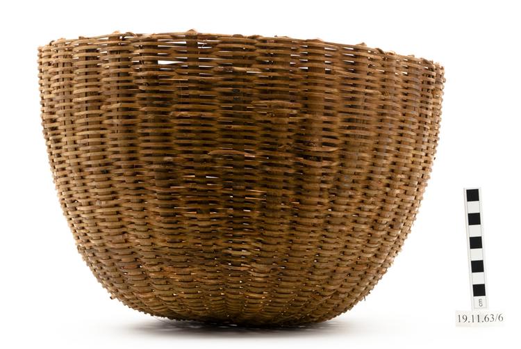 basket (containers); bowl (containers)