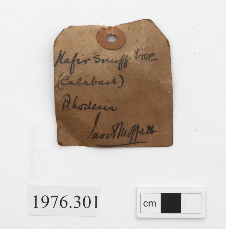 General view of label of Horniman Museum object no 1976.301