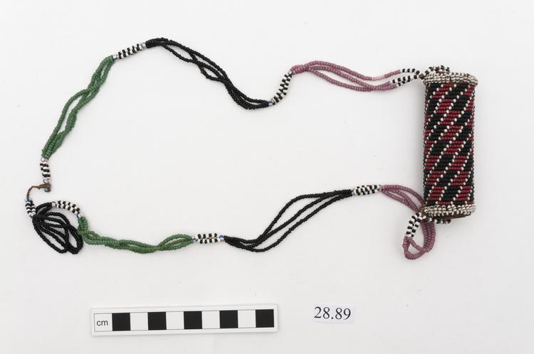 snuff box; necklace (neck ornament (personal adornment)); ishungu