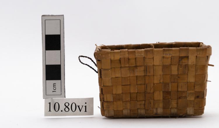 Image of betel set container; basket (containers)