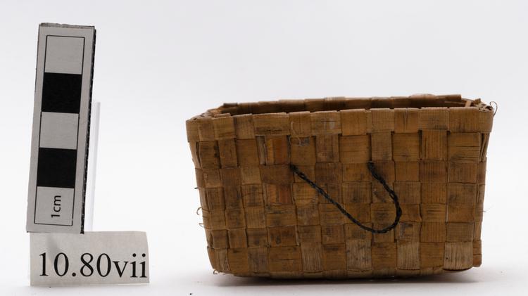 Image of betel set container; basket (containers)