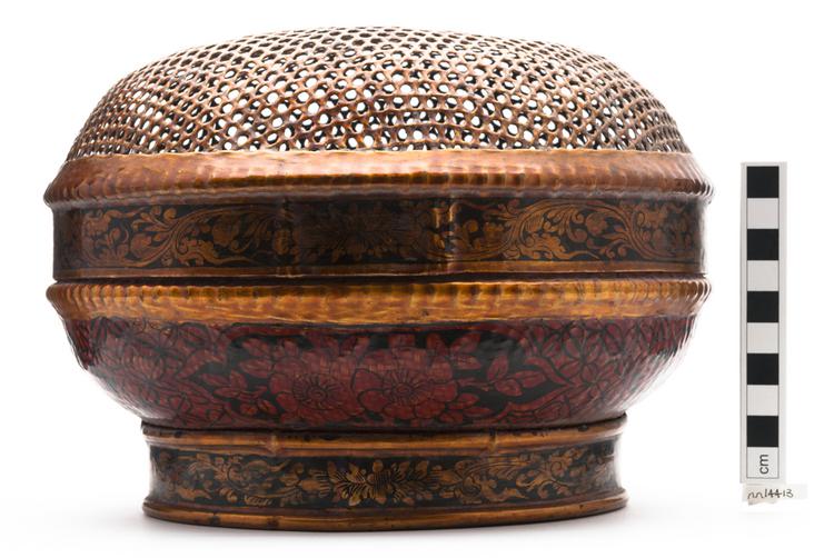 basket (containers); lid (containers)